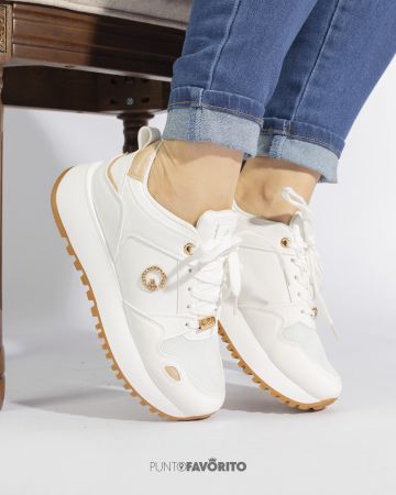 Tennis Blancas con detalles en Café