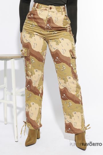 Jean con Estampado de Camuflaje Beige