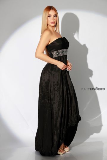 Vestido estilo globo con pedrería