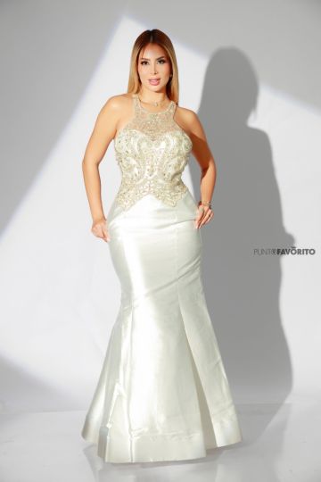 Vestido de dama con pedrería