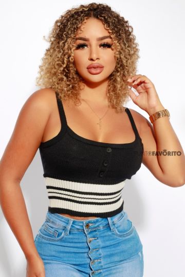 Blusa de tirantes con tres botones