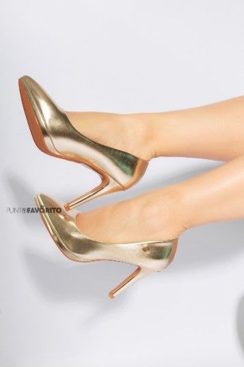 ZAPATOO DORADO